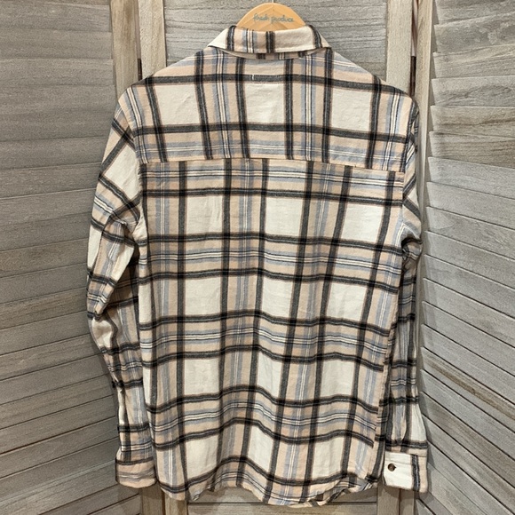 RSQ Plaid button down top - Picture 5 of 5